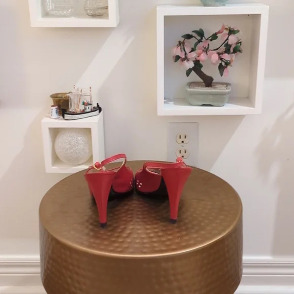 Red Heels - Picture 3 of 8
